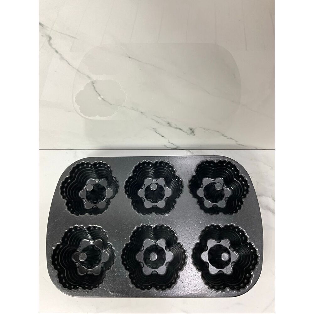 NORDIC WARE Festival Muffin Pan